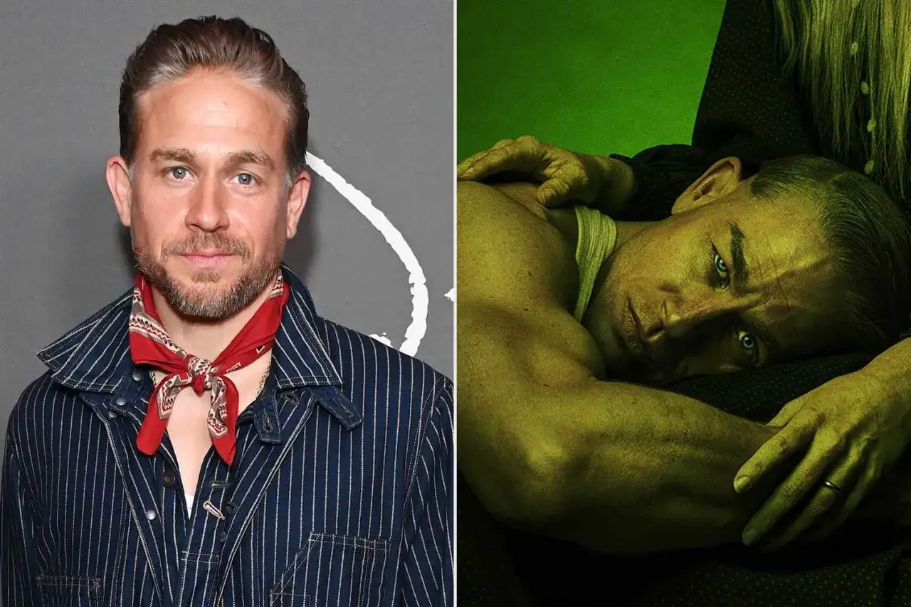 Charlie Hunnam i en scen fr&aring;n en kommande monster serie. Hans blick &auml;r intensiv och omgivningen m&ouml;rk.